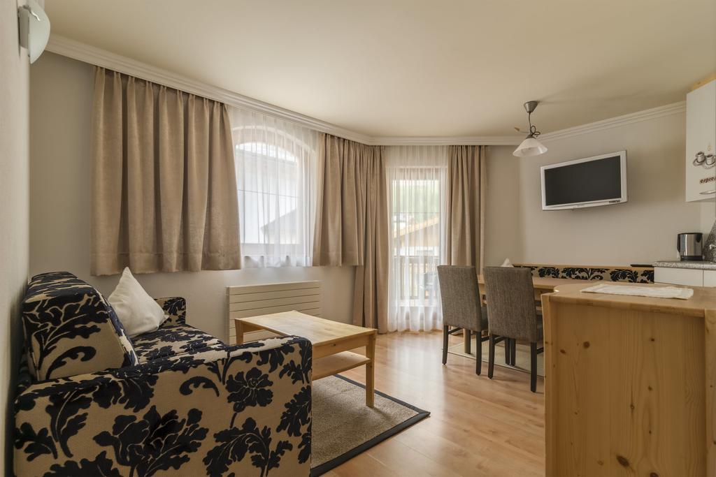 Hotel Garni Chasa Nova Замнаун Экстерьер фото