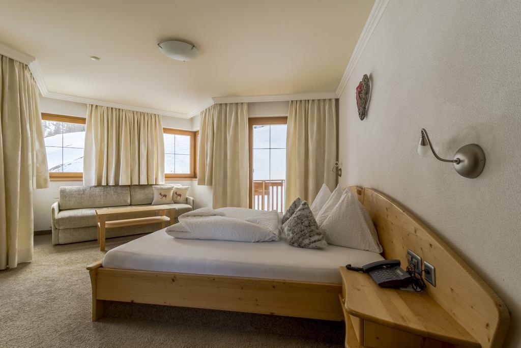 Hotel Garni Chasa Nova Замнаун Экстерьер фото