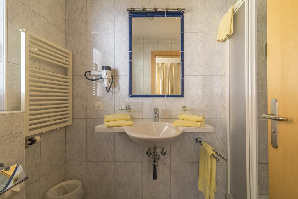 Hotel Garni Chasa Nova Замнаун Экстерьер фото