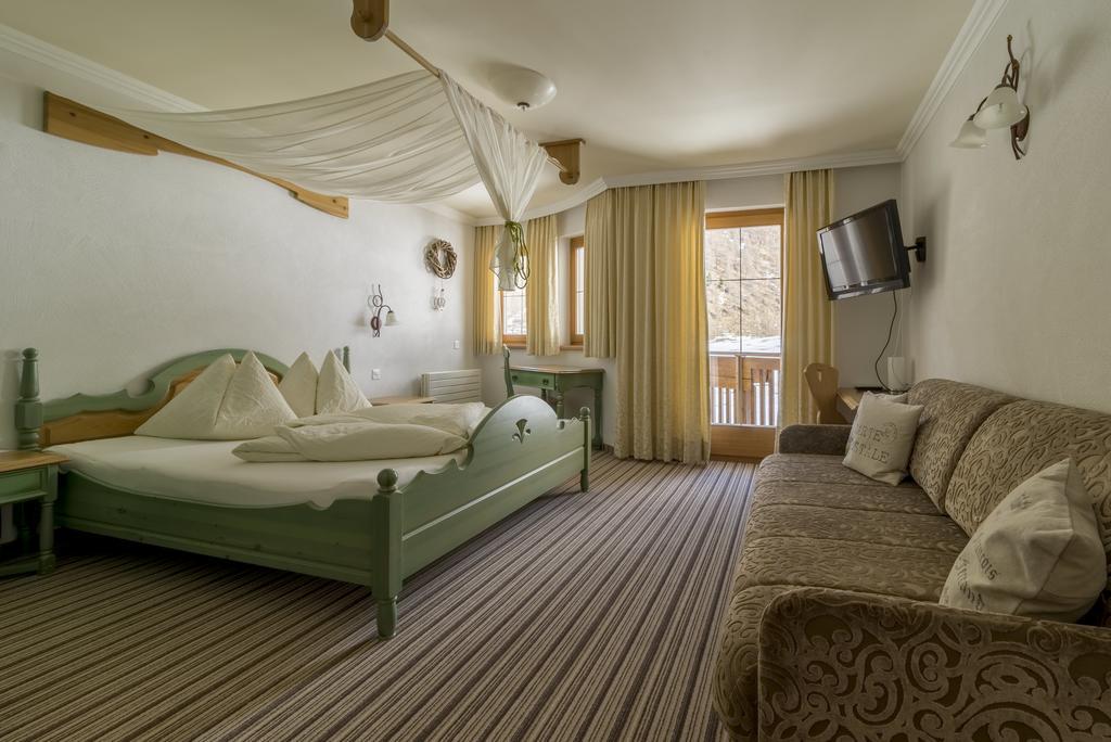 Hotel Garni Chasa Nova Замнаун Экстерьер фото